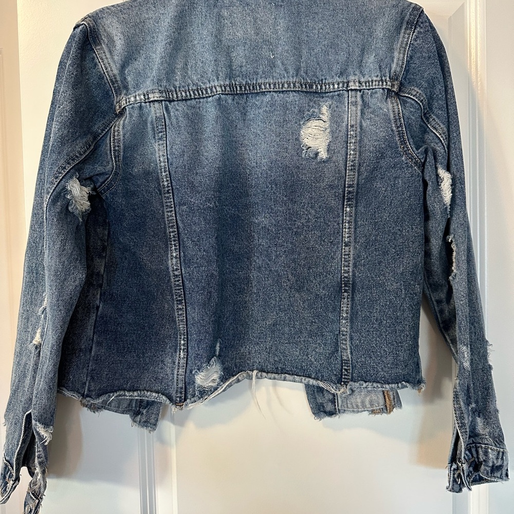 Vervet Women's Distressed Denim Jacket - Picture 5 of 7